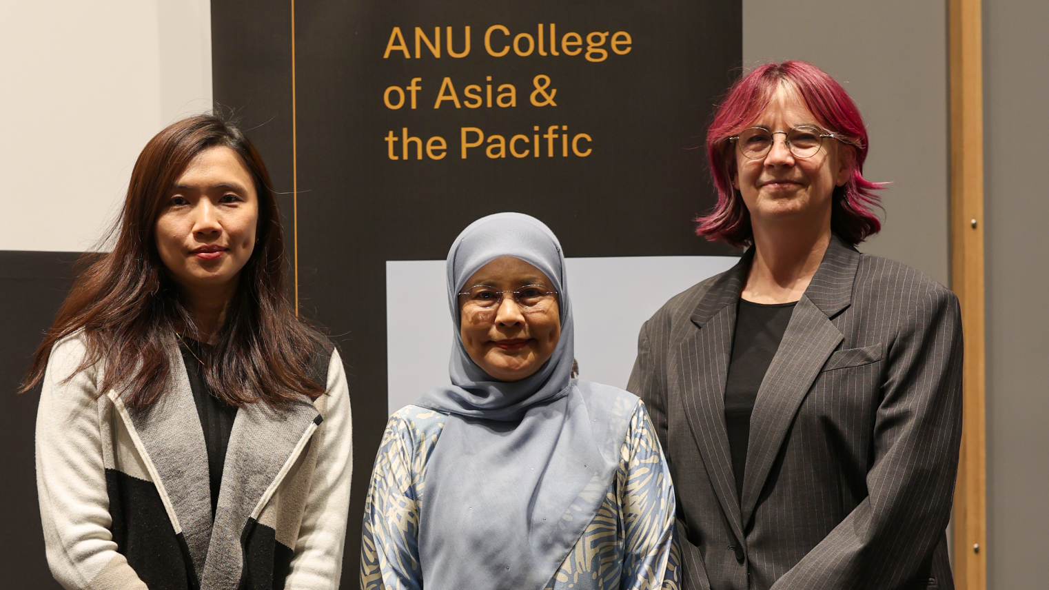 Dr Ying Xin Show, Tun Tengku Maimun Tuan Mat and Prof Helen Sullivan